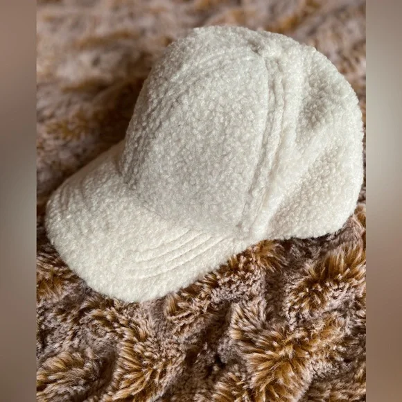 NWOT Free People teddy Sherpa cap in ivory